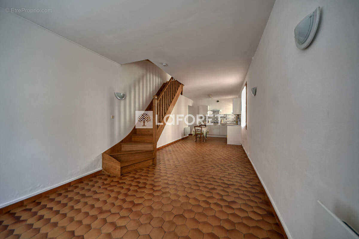 Maison de ville a vendre a lisle-sur-tarn - photo 2