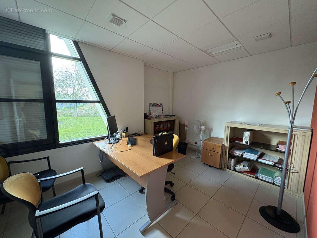 Ensemble de bureaux dans un immeuble tres bon etat - photo 9