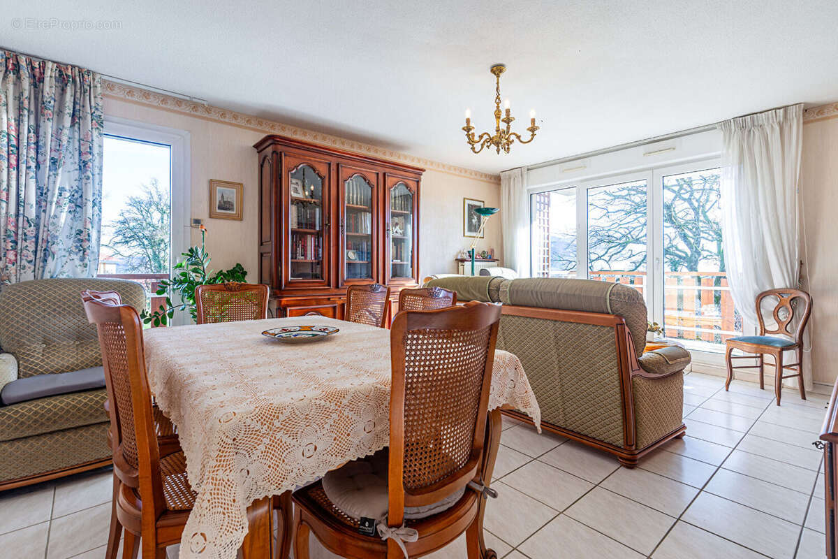 Laforet immobilier - exclusivite - "strelitzia" -  poisy - appartement t4 de 82,32m2 - balcons - dpe c - vue degagee - garage en - photo 3