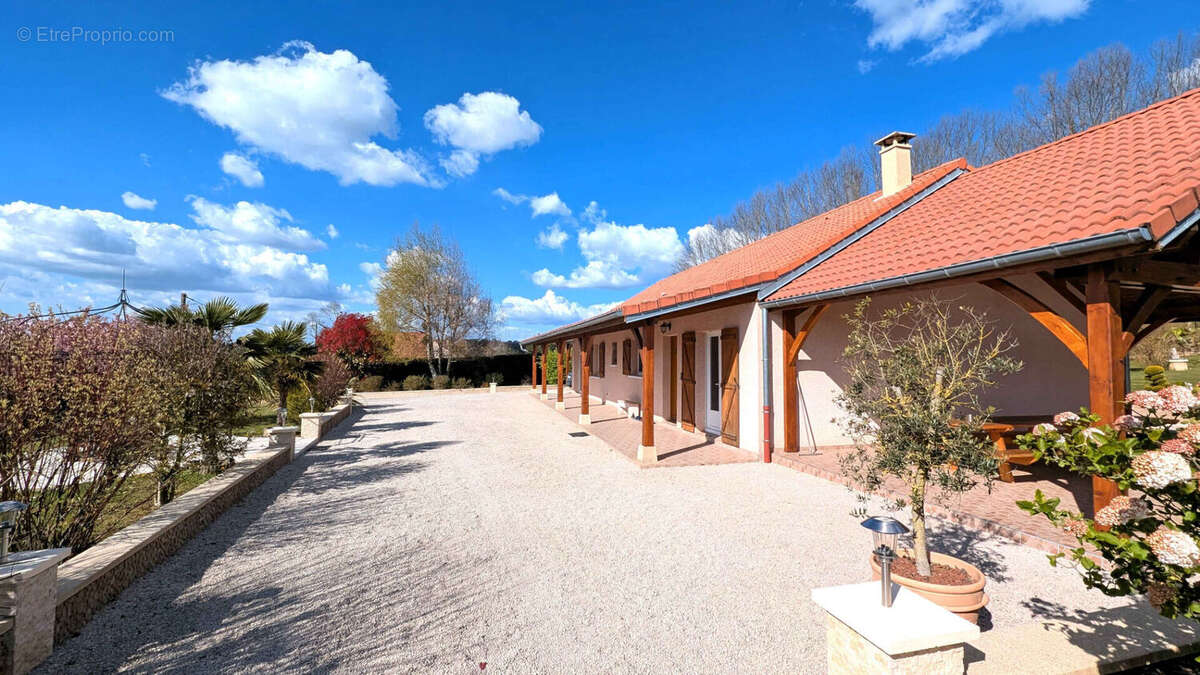 Maison à SAINTE-CROIX