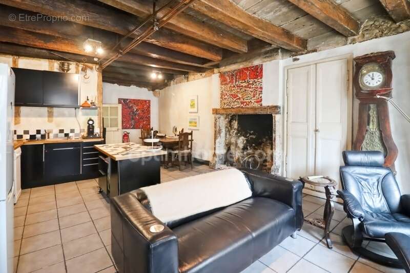 Maison à MAGNAC-LAVAL