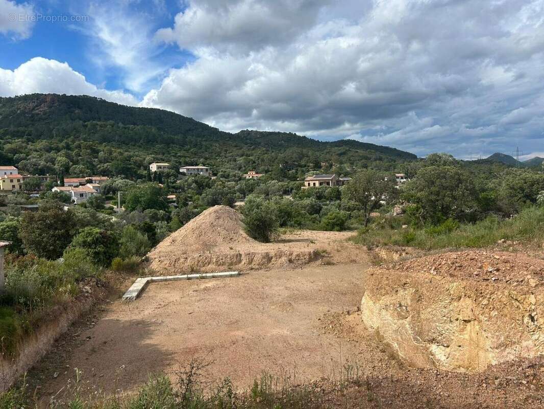 Photo 3 - Terrain à LECCI