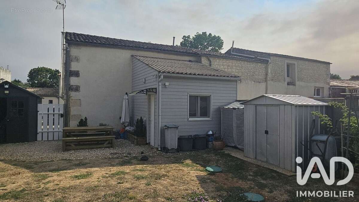 Maison 68 m² à Juicq  - photo 2