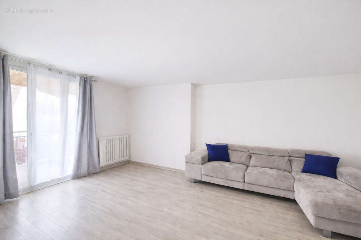 Maison à OZOIR-LA-FERRIERE