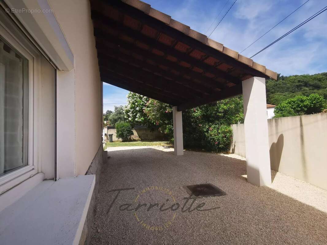 Maison à MONTELIMAR