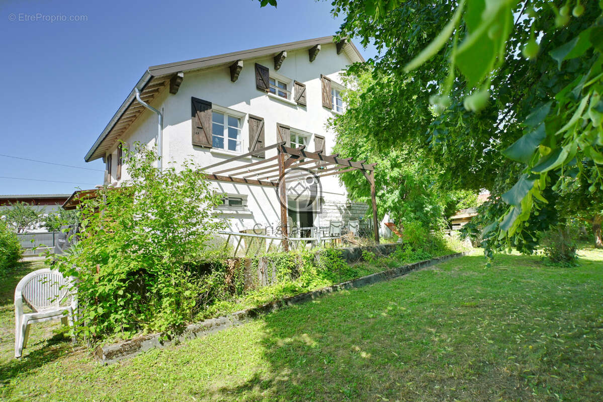 Maison à FROGES