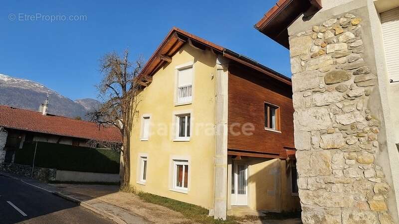 Maison à CROZET