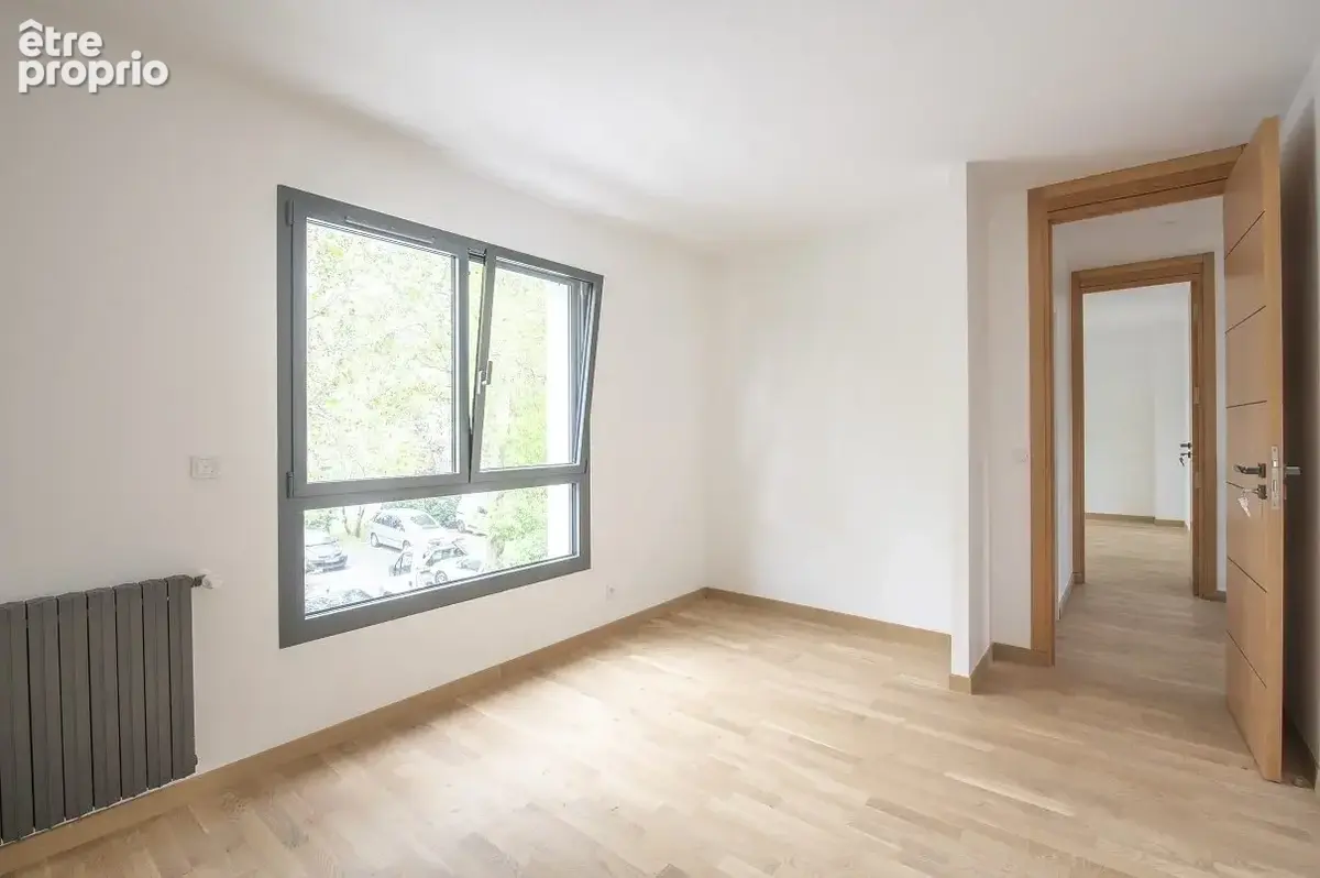 Maison 220 m² à Nanterre  - photo 9
