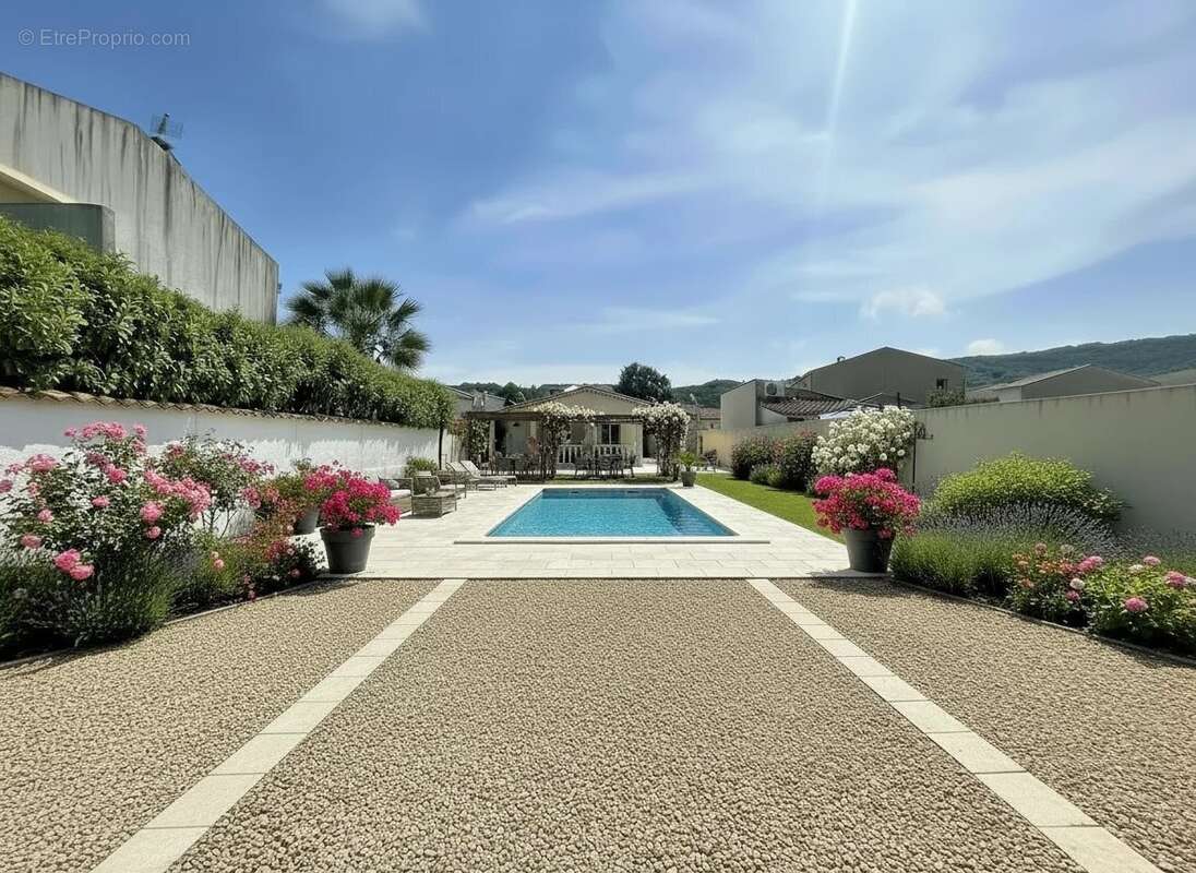 Maison à VILLENEUVE-LOUBET