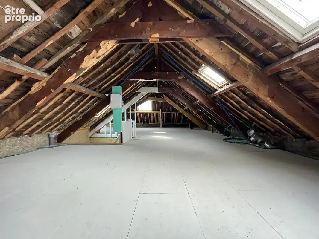 Appartement nouvelle ville - 28 m² - idéal investisseur - plateau à rénover - dernier étage - photo 5