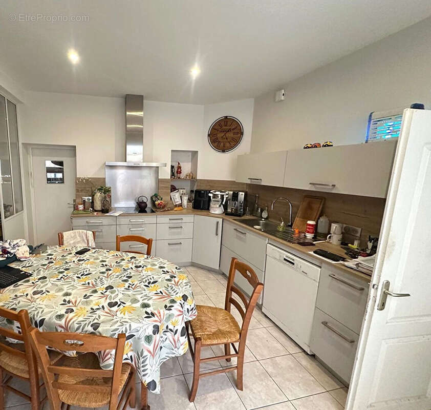 Commerce à CHATEAUNEUF-SUR-SARTHE