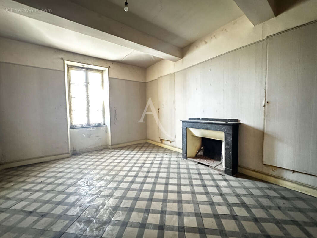 Maison à LEZIGNAN-CORBIERES