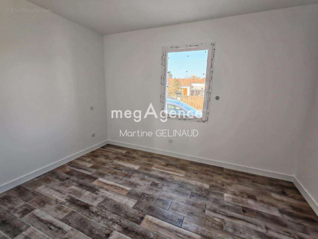 Maison 85 m² à Saintes  - photo 6