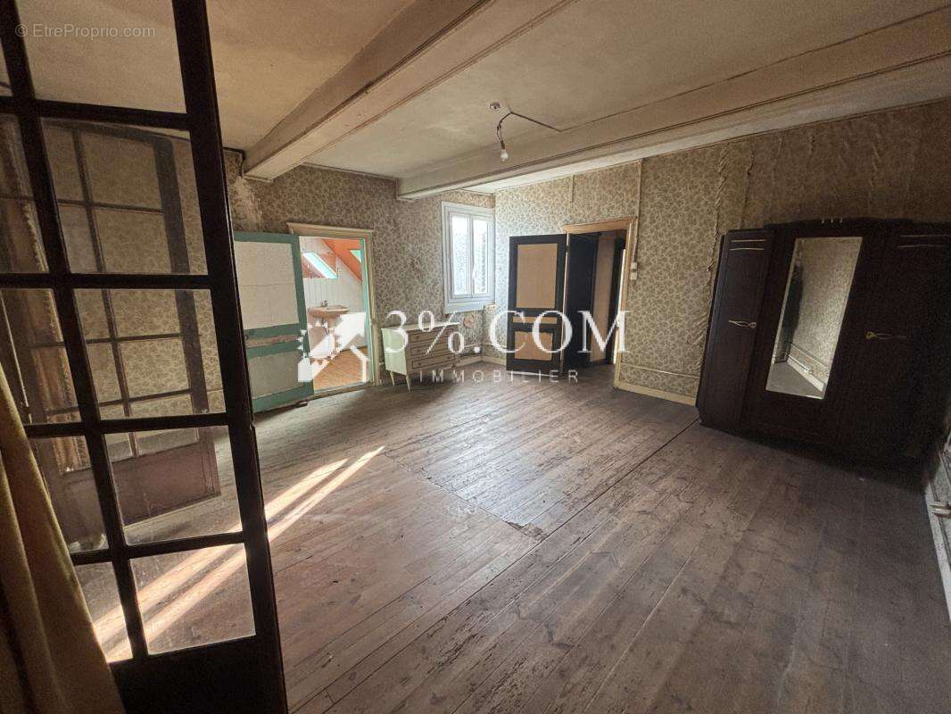 Maison à FEUQUIERES-EN-VIMEU