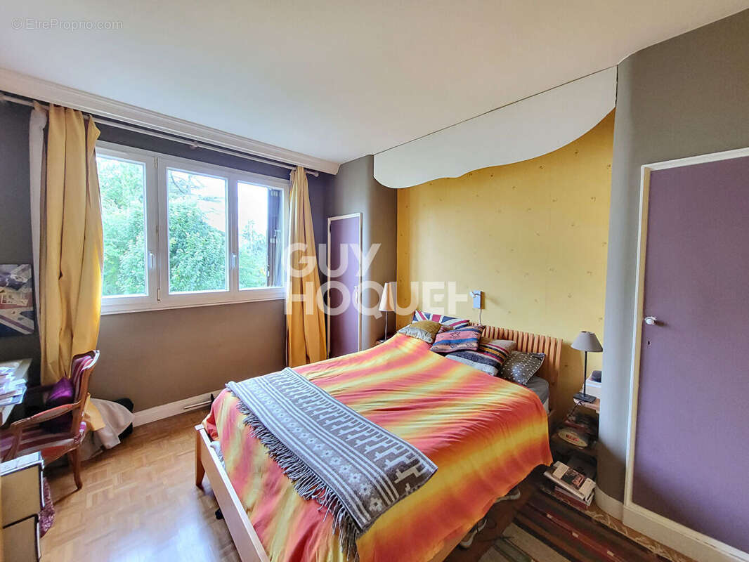 Appartement à LA CELLE-SAINT-CLOUD