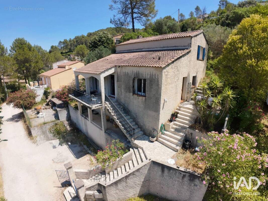 Photo 1 - Maison à SOLLIES-TOUCAS