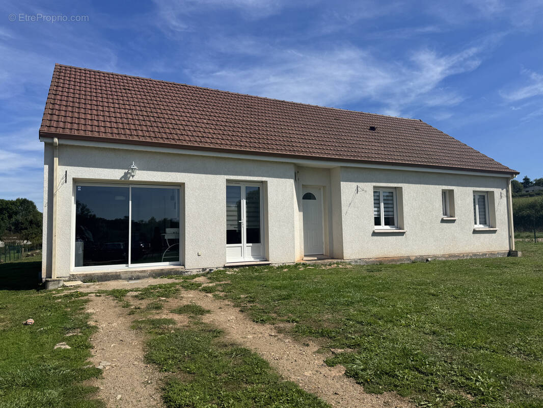Maison à CHAUMOT