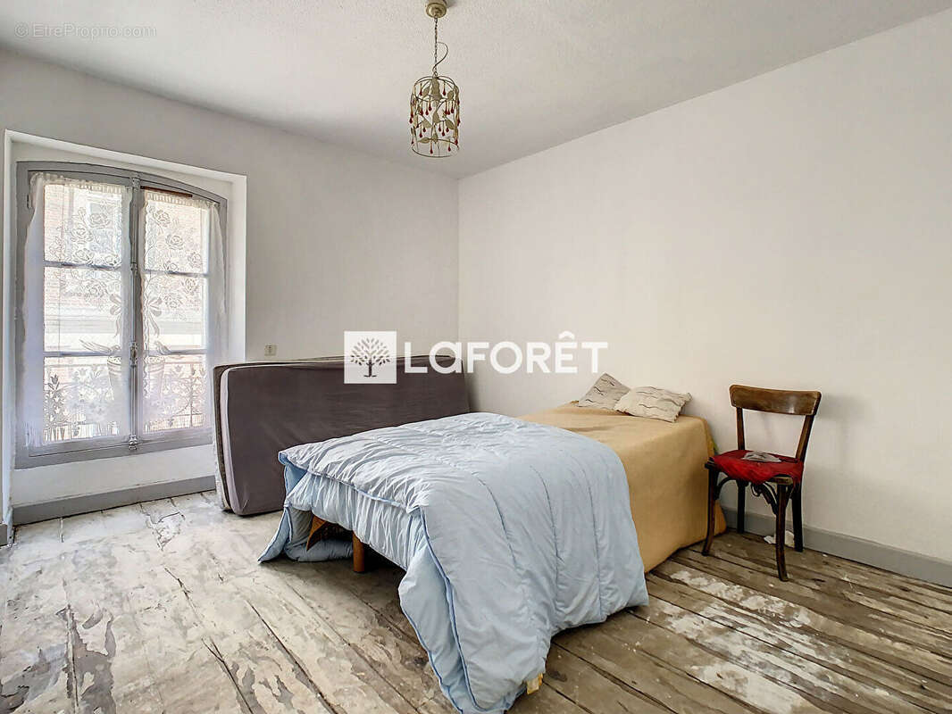 Appartement à VIENNE-LE-CHATEAU