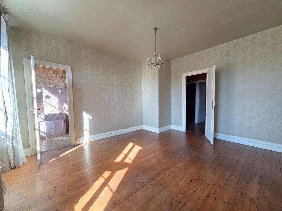 Maison à SAINT-JEAN-D&#039;ANGELY