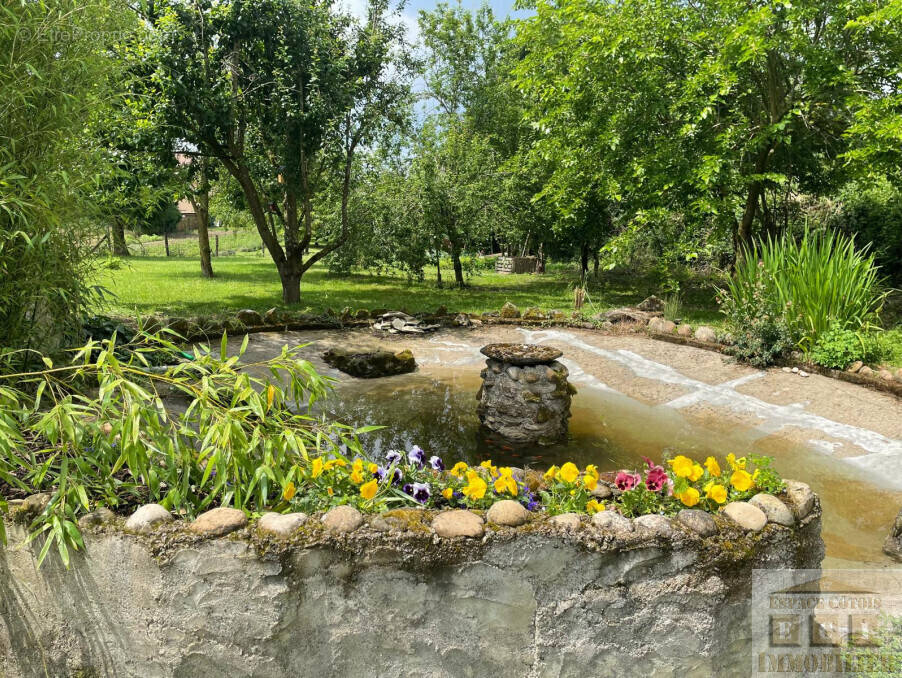 Maison à SAINT-SIMEON-DE-BRESSIEUX