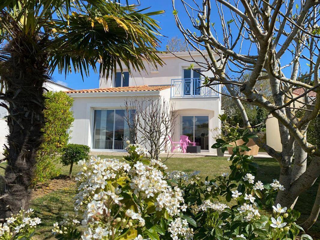 Maison à VAUX-SUR-MER