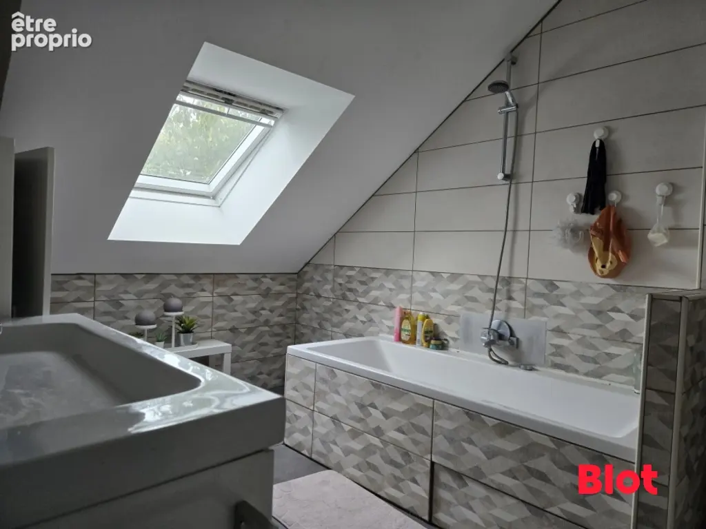 Maison 8 pièces 211 m² à vendre à Fougeres (35300) - photo 7