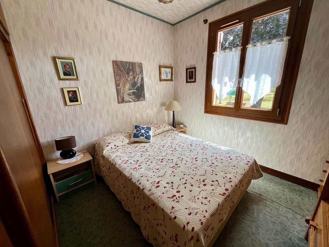 Maison 137 m² à Mehun-Sur-Yevre  - photo 6