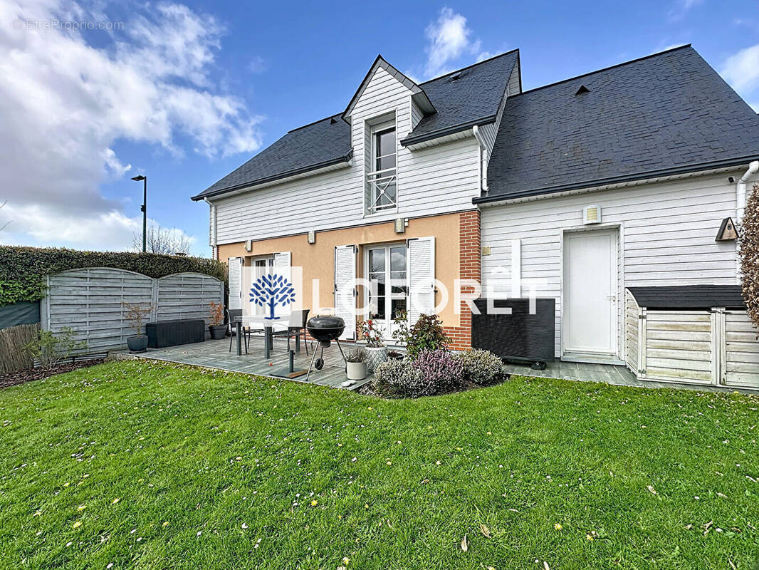 Maison à FRANQUEVILLE-SAINT-PIERRE