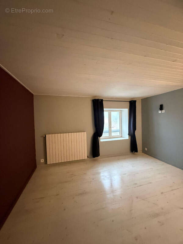 Maison à LA CHAPELLE-BASSE-MER