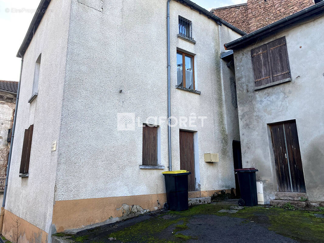 Appartement à SAINT-MARTIN-D'ESTREAUX