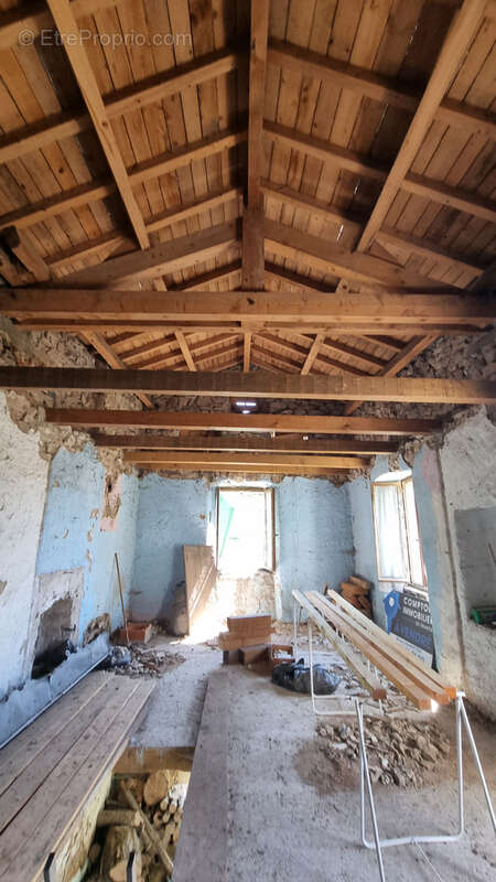 Maison à LE LAC-D&#039;ISSARLES