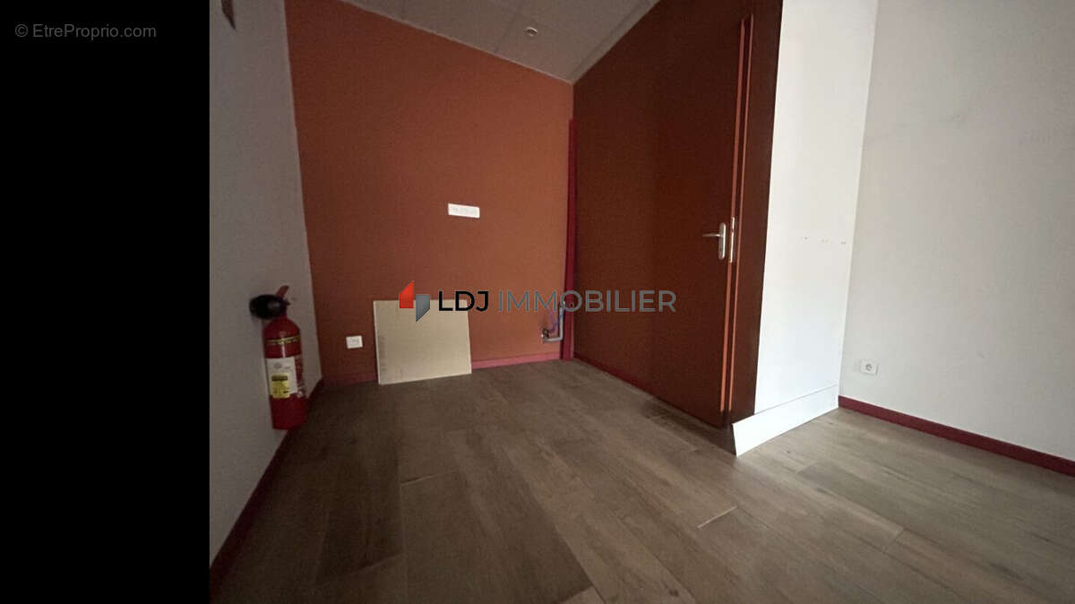 Commerce 37 m² à Amelie-Les-Bains-Palalda  - photo 5