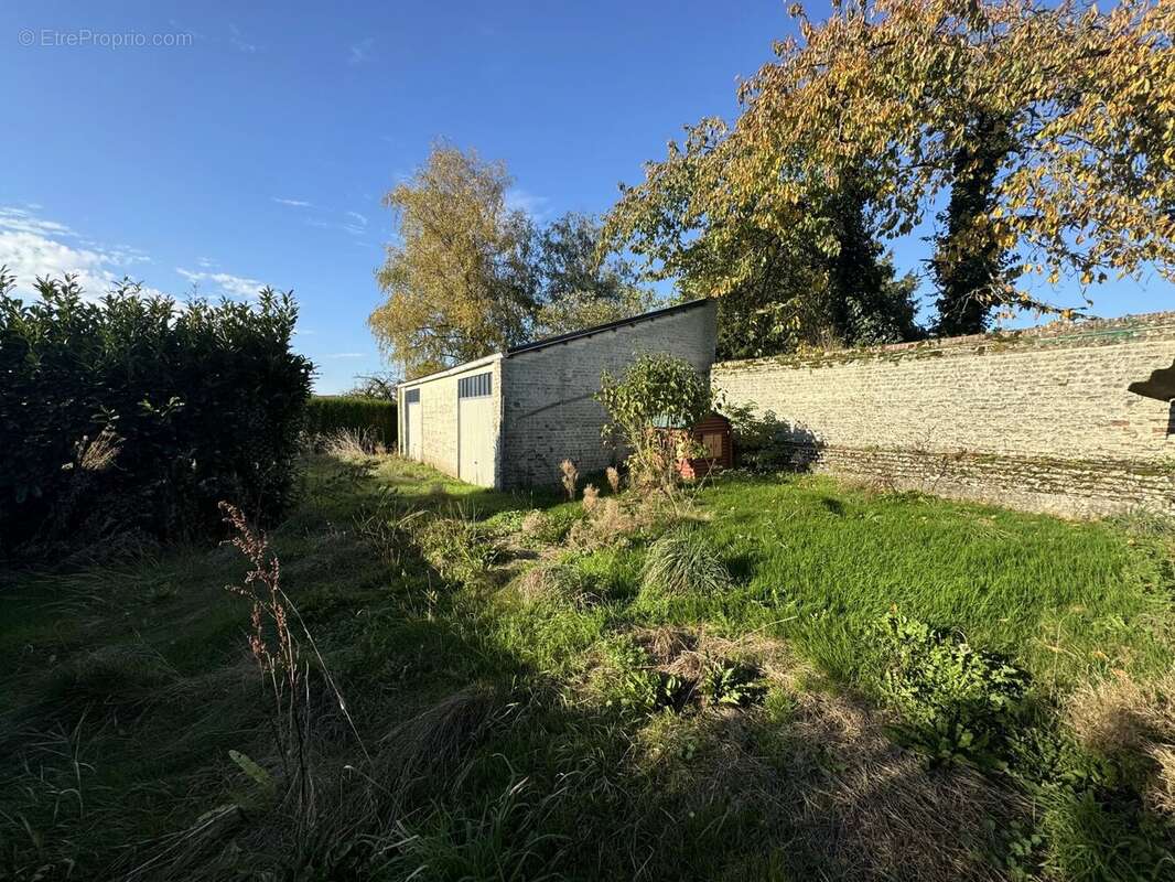 Commerce à WALINCOURT-SELVIGNY