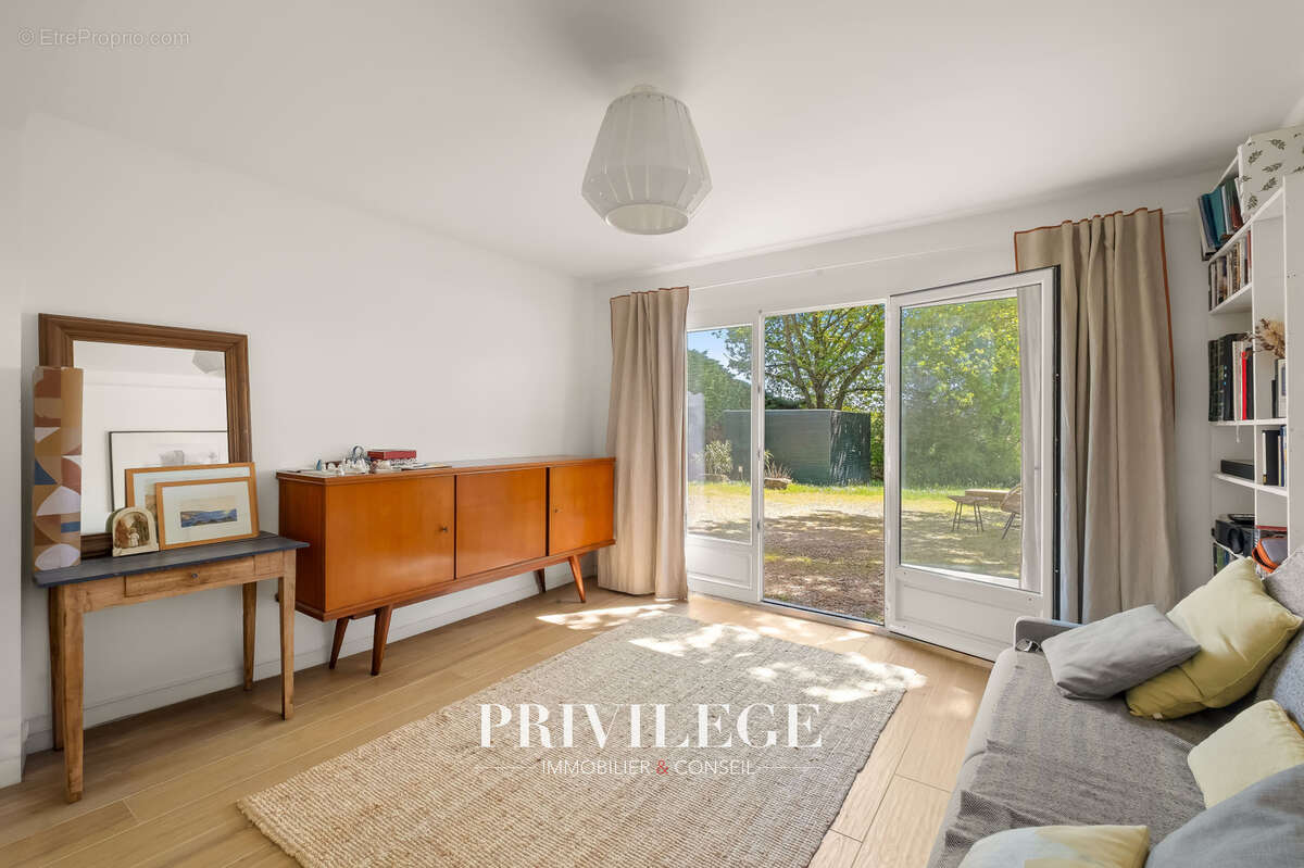 Maison à SAINT-GENIS-LES-OLLIERES