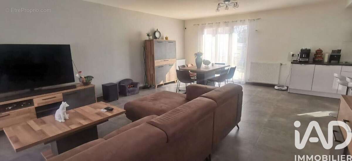 Photo 2 - Maison à CLAYE-SOUILLY