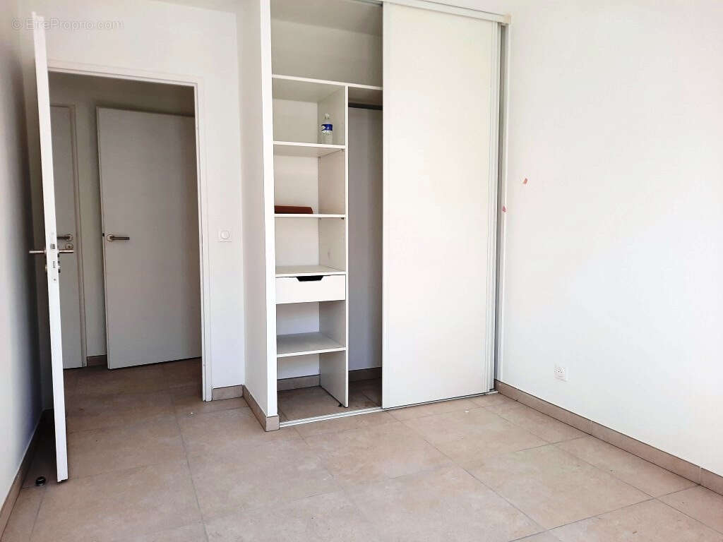 Appartement à VIC-LA-GARDIOLE