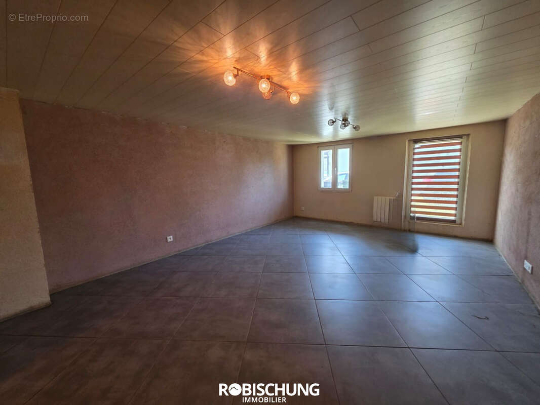 TRAUBACH LE BAS : Maison de 187 m2 avec dépendance - photo 7