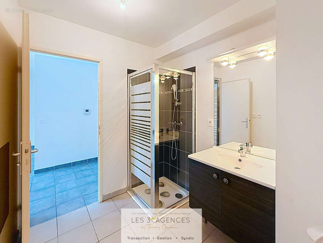 Appartement à COGOLIN