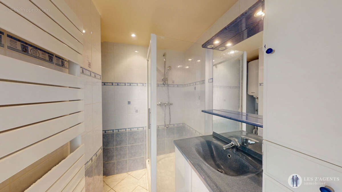 Appartement à SAINT-MARTIN-D'HERES