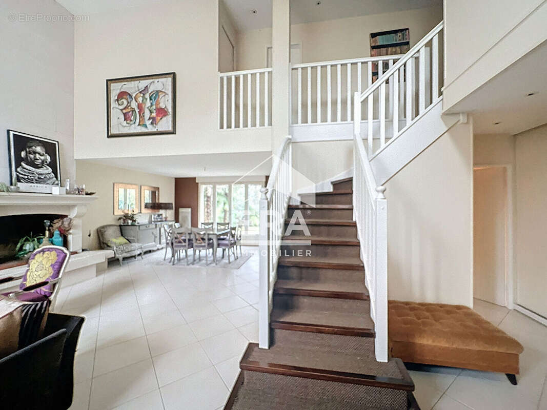 Maison à NEUVILLE-SUR-OISE