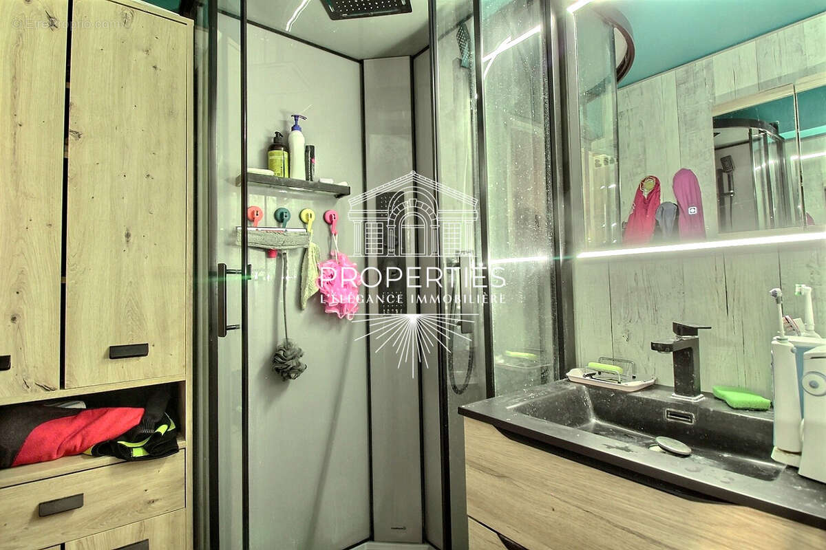Appartement à LA LONDE-LES-MAURES