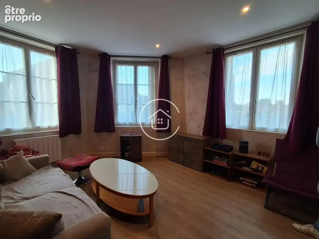 Coup de coeur à Blois Vienne : Maison de ville rénovée avec courette et cave 4 pièce(s) 87.21 m2 - photo 3