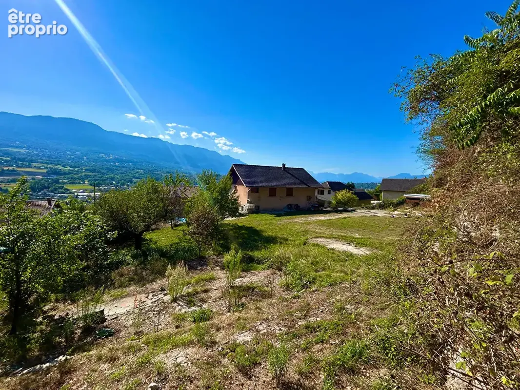 Terrain à GRESY-SUR-AIX