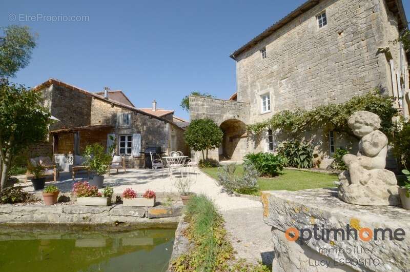 Maison à NANTEUIL-EN-VALLEE