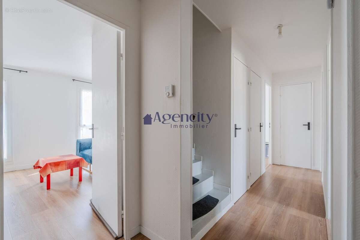 Appartement à LOGNES