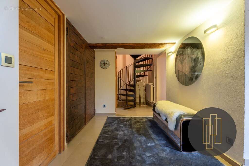 Proche VILLEFRANCHE  propriété de 250 m2 sur un parc de 2 600 m2 - photo 7