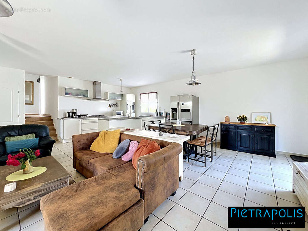 Maison 5 pièces 100 m² à vendre à Saint-Romain-En-Gal (69560) - photo 2