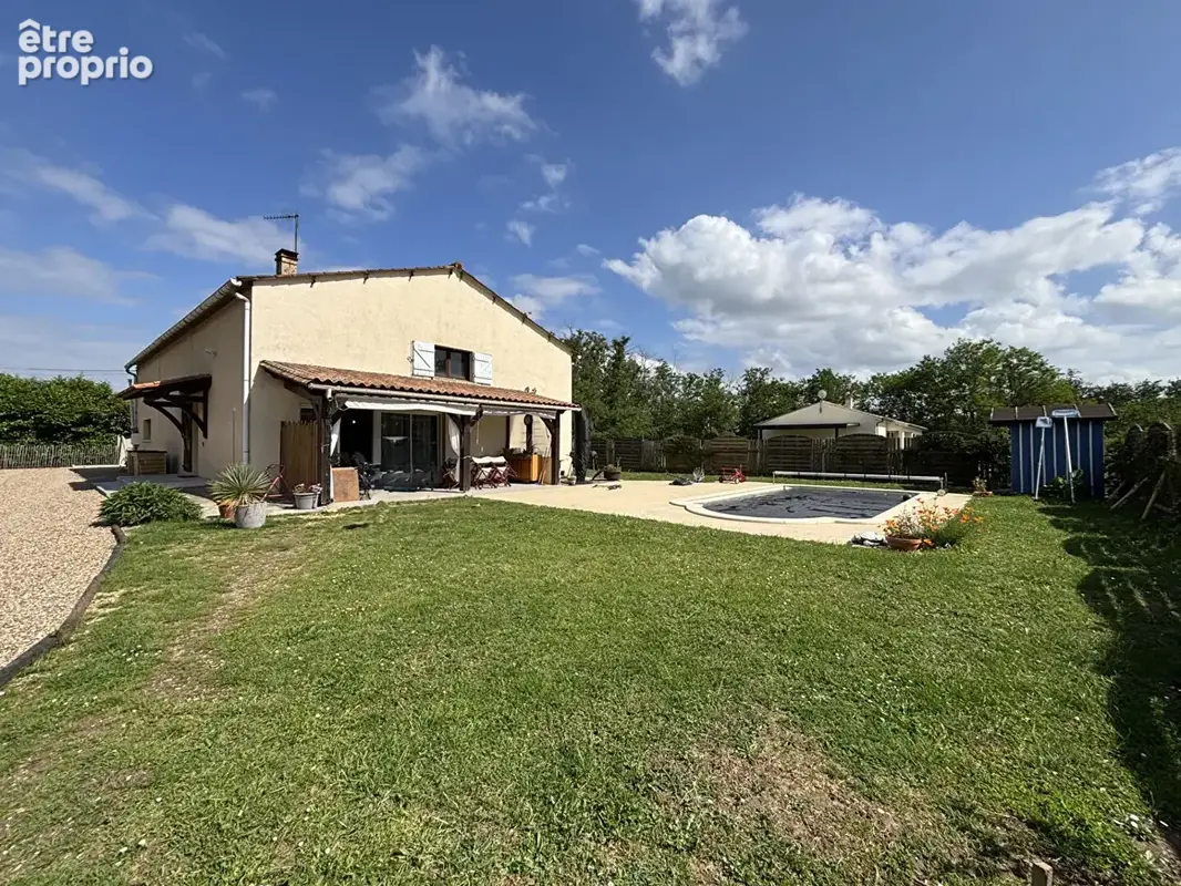 Maison 6 pièce(s) 146 m2 proche centre ville avec piscine - photo 8