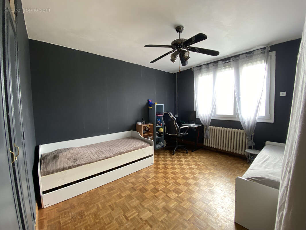 Maison à SAINT-MACAIRE-EN-MAUGES