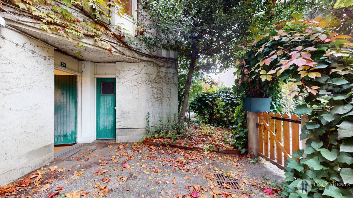 Appartement à SAINT-MARTIN-D'HERES